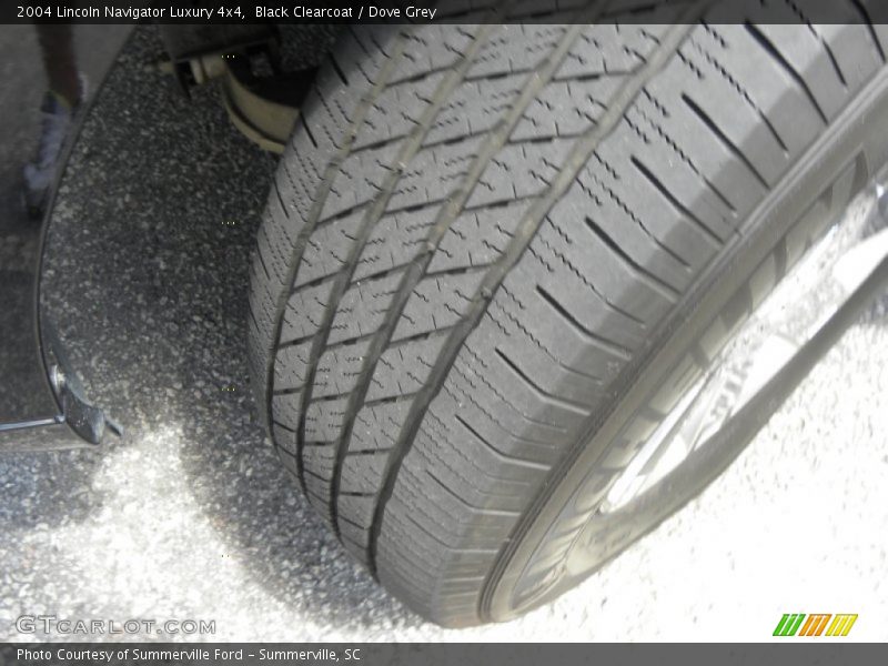 Black Clearcoat / Dove Grey 2004 Lincoln Navigator Luxury 4x4