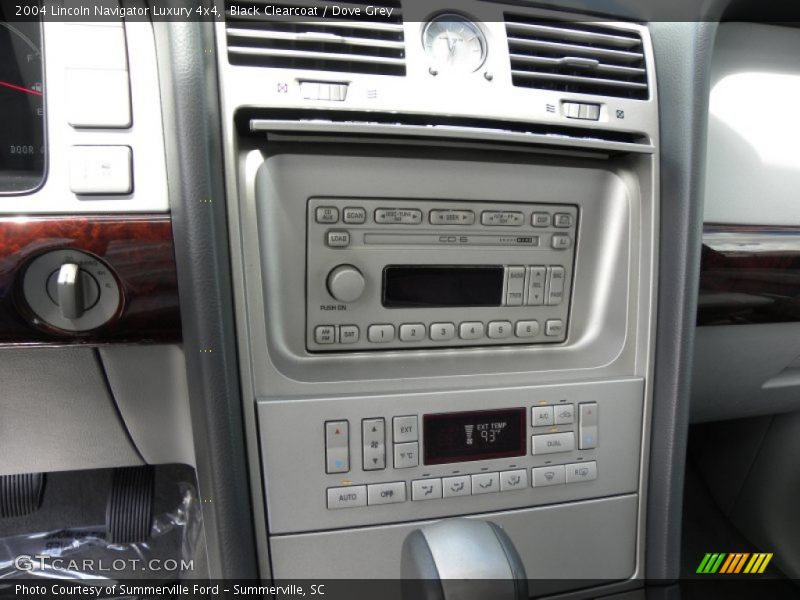 Black Clearcoat / Dove Grey 2004 Lincoln Navigator Luxury 4x4