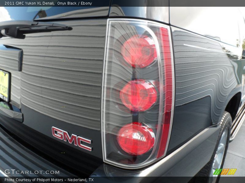 Onyx Black / Ebony 2011 GMC Yukon XL Denali