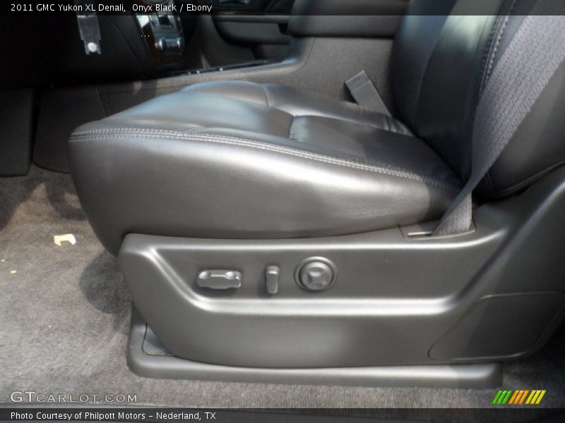 Onyx Black / Ebony 2011 GMC Yukon XL Denali