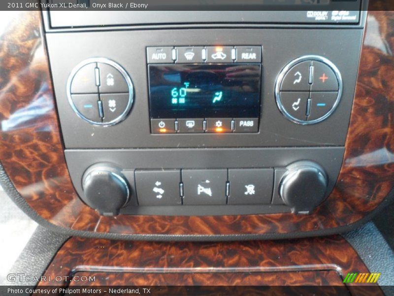 Onyx Black / Ebony 2011 GMC Yukon XL Denali
