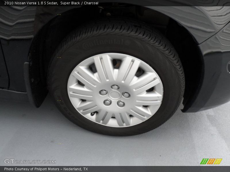 Super Black / Charcoal 2010 Nissan Versa 1.8 S Sedan