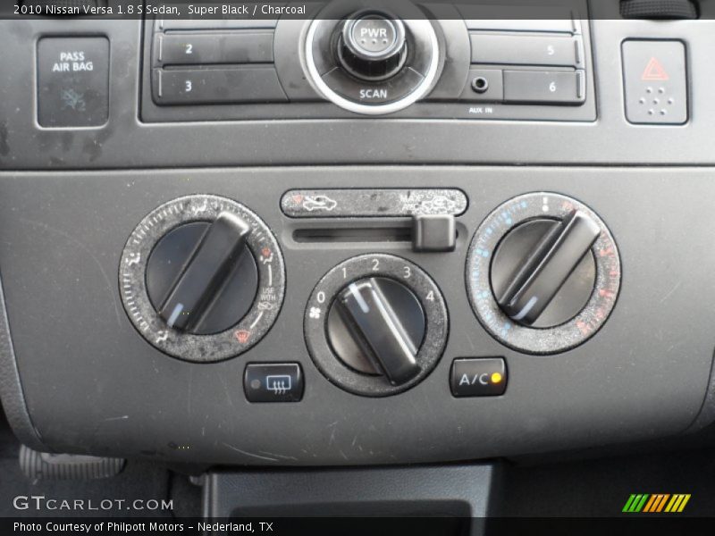 Super Black / Charcoal 2010 Nissan Versa 1.8 S Sedan