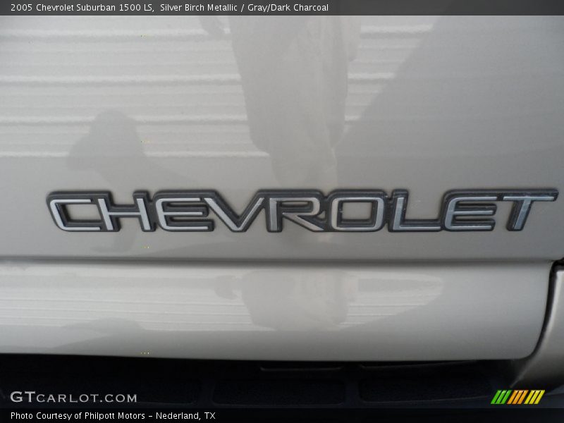Silver Birch Metallic / Gray/Dark Charcoal 2005 Chevrolet Suburban 1500 LS