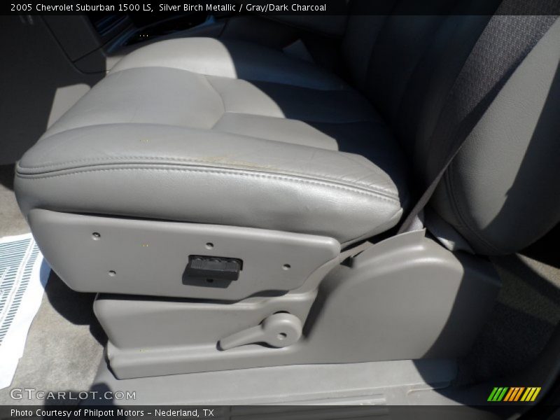Silver Birch Metallic / Gray/Dark Charcoal 2005 Chevrolet Suburban 1500 LS