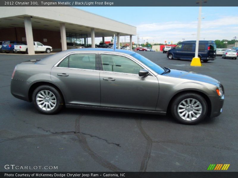 Tungsten Metallic / Black/Light Frost Beige 2012 Chrysler 300