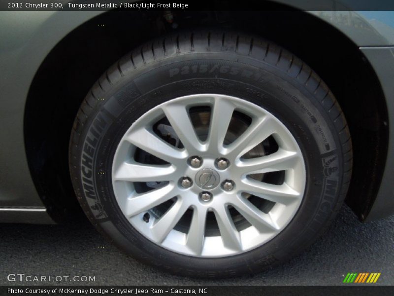 Tungsten Metallic / Black/Light Frost Beige 2012 Chrysler 300