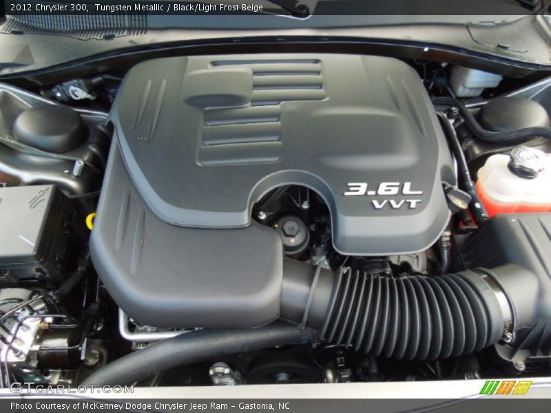 Tungsten Metallic / Black/Light Frost Beige 2012 Chrysler 300