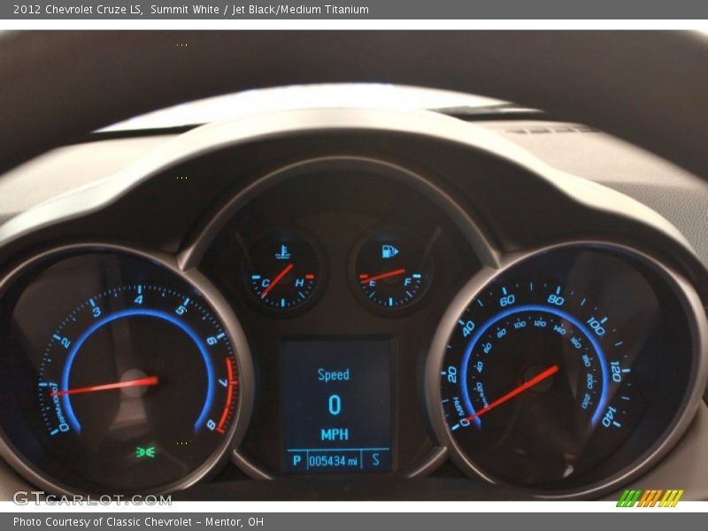 Summit White / Jet Black/Medium Titanium 2012 Chevrolet Cruze LS
