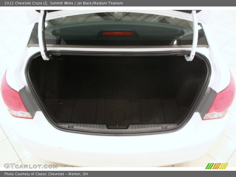 Summit White / Jet Black/Medium Titanium 2012 Chevrolet Cruze LS