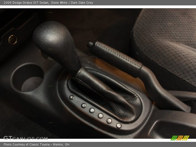 Stone White / Dark Slate Grey 2006 Dodge Stratus SXT Sedan