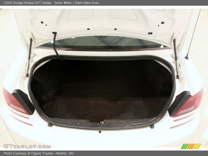 Stone White / Dark Slate Grey 2006 Dodge Stratus SXT Sedan