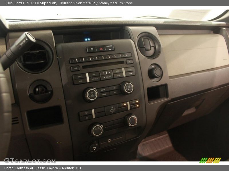 Brilliant Silver Metallic / Stone/Medium Stone 2009 Ford F150 STX SuperCab