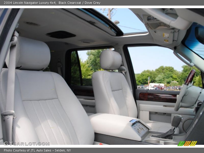 Black Clearcoat / Dove Grey 2004 Lincoln Navigator Luxury 4x4