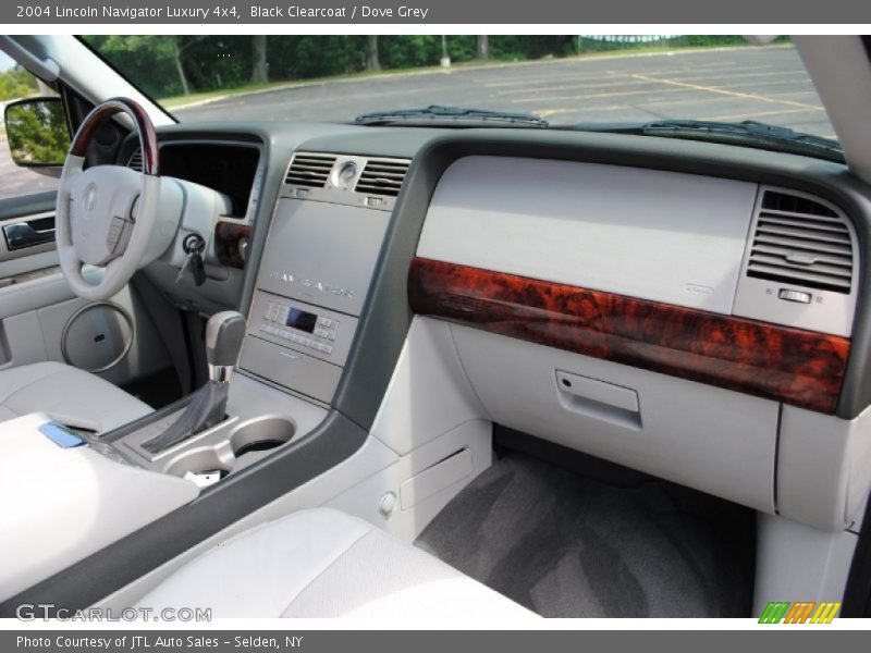 Black Clearcoat / Dove Grey 2004 Lincoln Navigator Luxury 4x4
