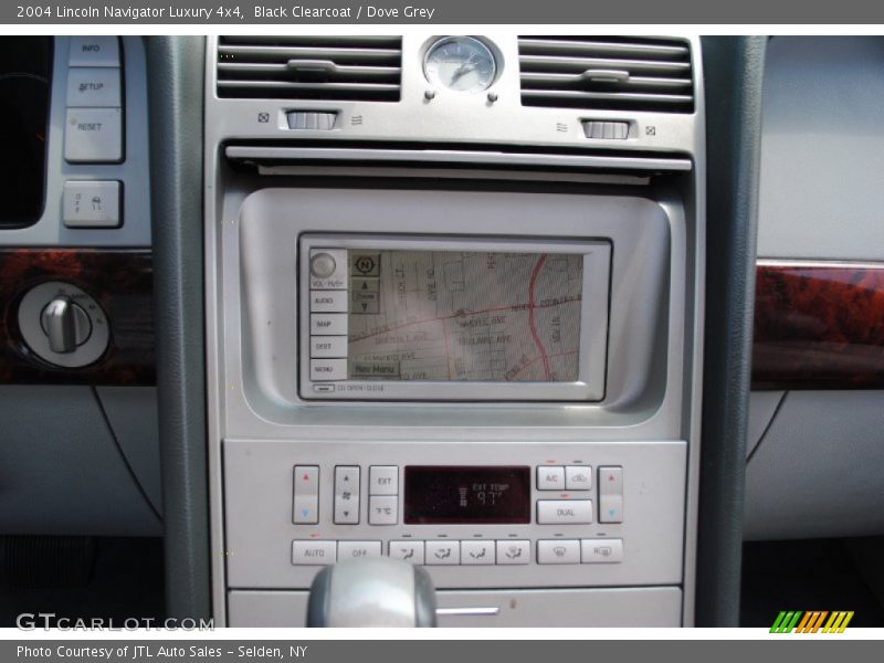 Black Clearcoat / Dove Grey 2004 Lincoln Navigator Luxury 4x4