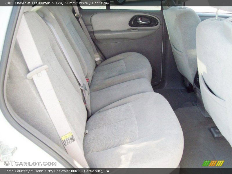 Summit White / Light Gray 2005 Chevrolet TrailBlazer LS 4x4