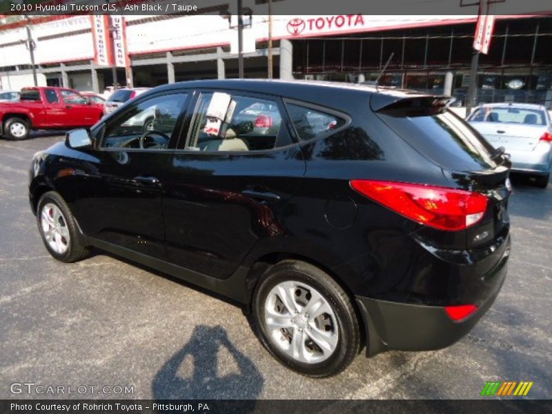 Ash Black / Taupe 2010 Hyundai Tucson GLS