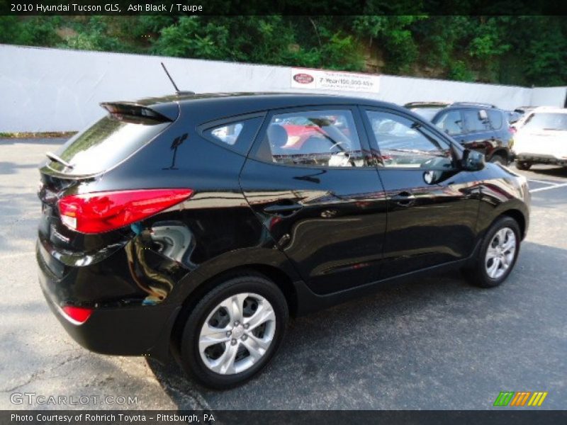 Ash Black / Taupe 2010 Hyundai Tucson GLS