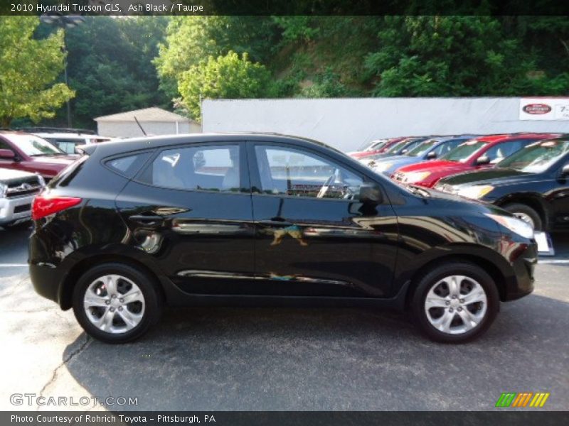 Ash Black / Taupe 2010 Hyundai Tucson GLS