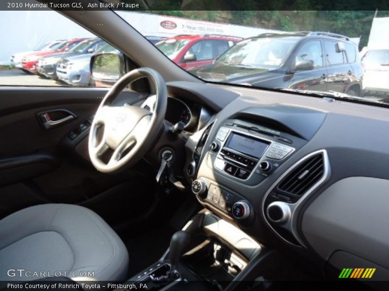 Ash Black / Taupe 2010 Hyundai Tucson GLS