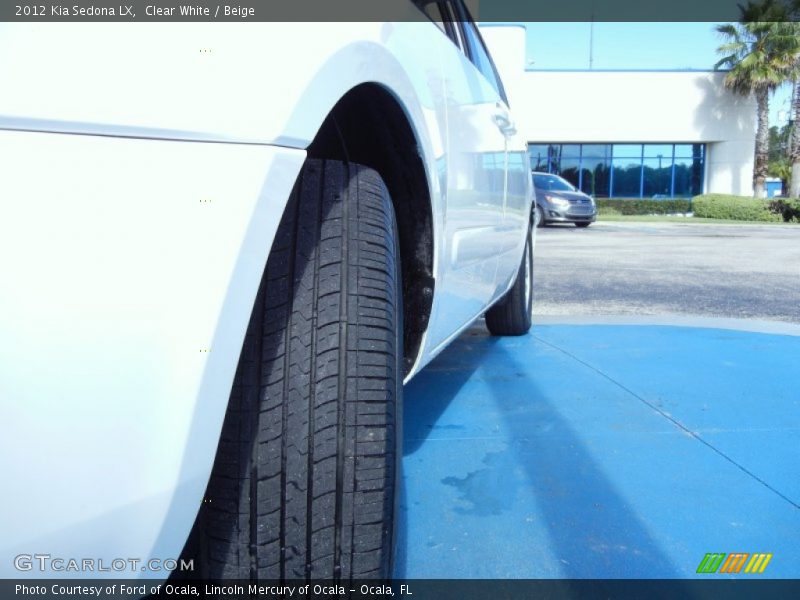 Clear White / Beige 2012 Kia Sedona LX