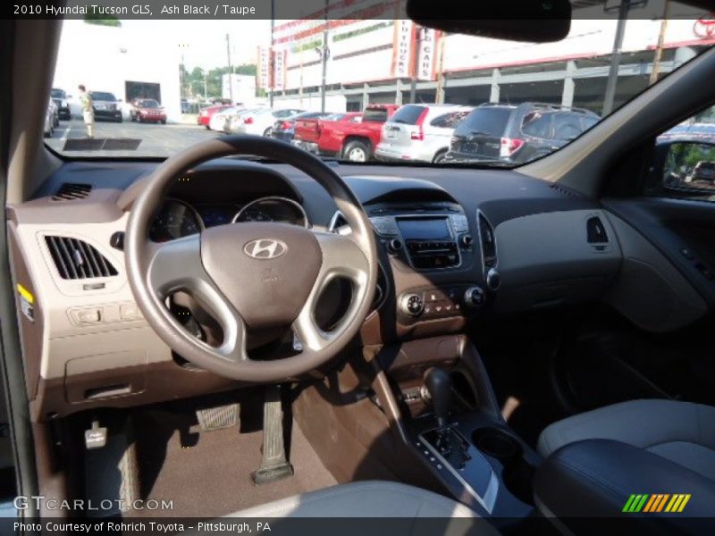 Ash Black / Taupe 2010 Hyundai Tucson GLS