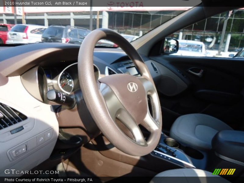 Ash Black / Taupe 2010 Hyundai Tucson GLS