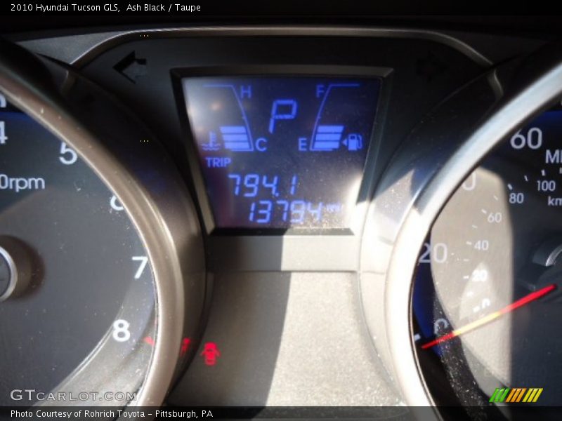 Ash Black / Taupe 2010 Hyundai Tucson GLS