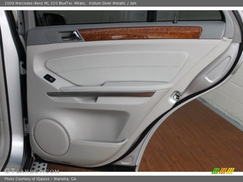 Iridium Silver Metallic / Ash 2009 Mercedes-Benz ML 320 BlueTec 4Matic