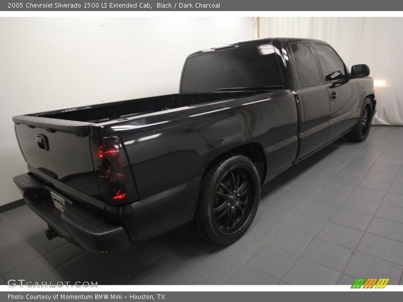 Black / Dark Charcoal 2005 Chevrolet Silverado 1500 LS Extended Cab