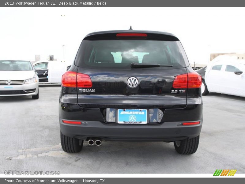 Deep Black Metallic / Beige 2013 Volkswagen Tiguan SE