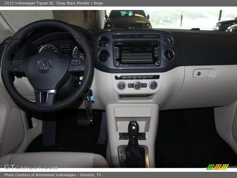 Deep Black Metallic / Beige 2013 Volkswagen Tiguan SE