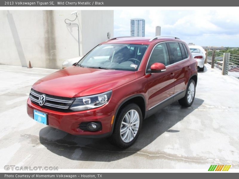 Wild Cherry Metallic / Black 2013 Volkswagen Tiguan SE