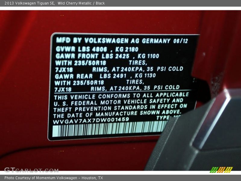 Wild Cherry Metallic / Black 2013 Volkswagen Tiguan SE