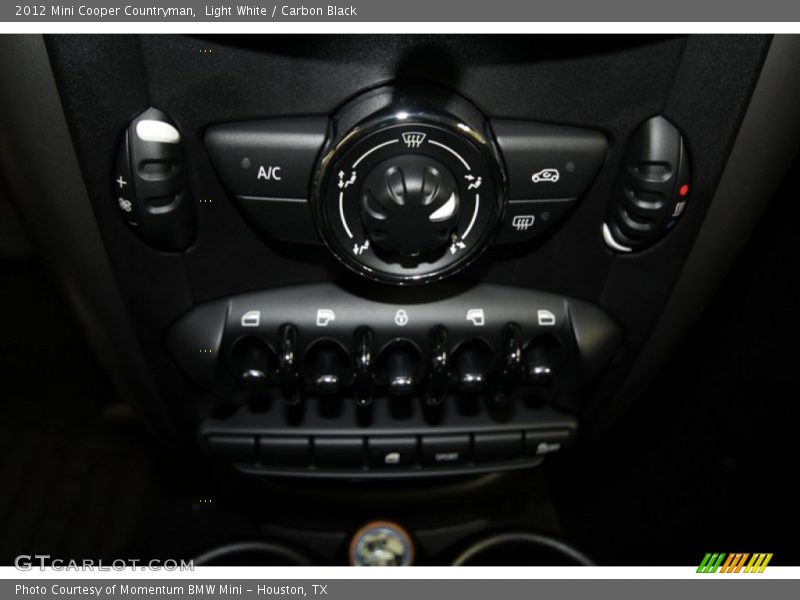 Light White / Carbon Black 2012 Mini Cooper Countryman