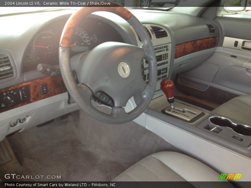 Ceramic White Tri-Coat / Shale/Dove 2004 Lincoln LS V6