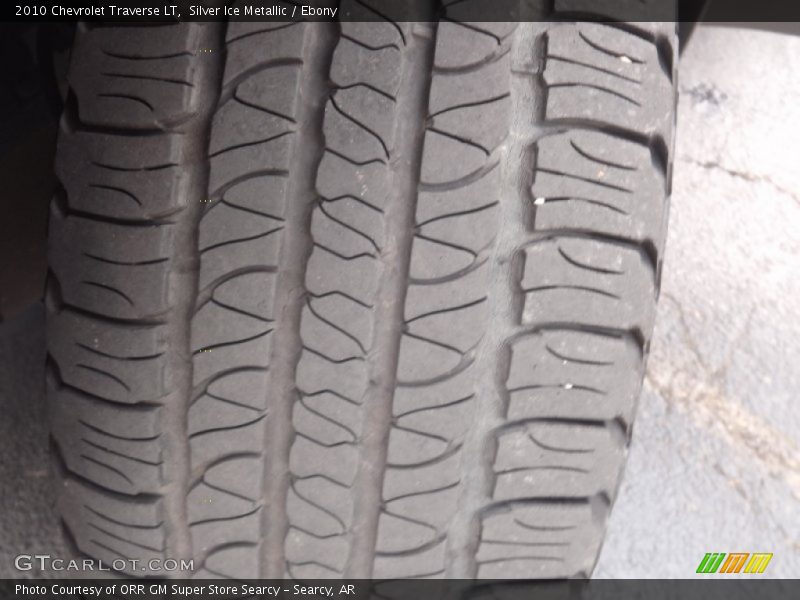 Silver Ice Metallic / Ebony 2010 Chevrolet Traverse LT