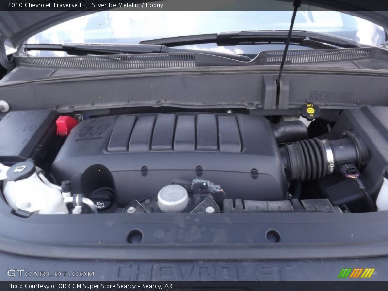 Silver Ice Metallic / Ebony 2010 Chevrolet Traverse LT