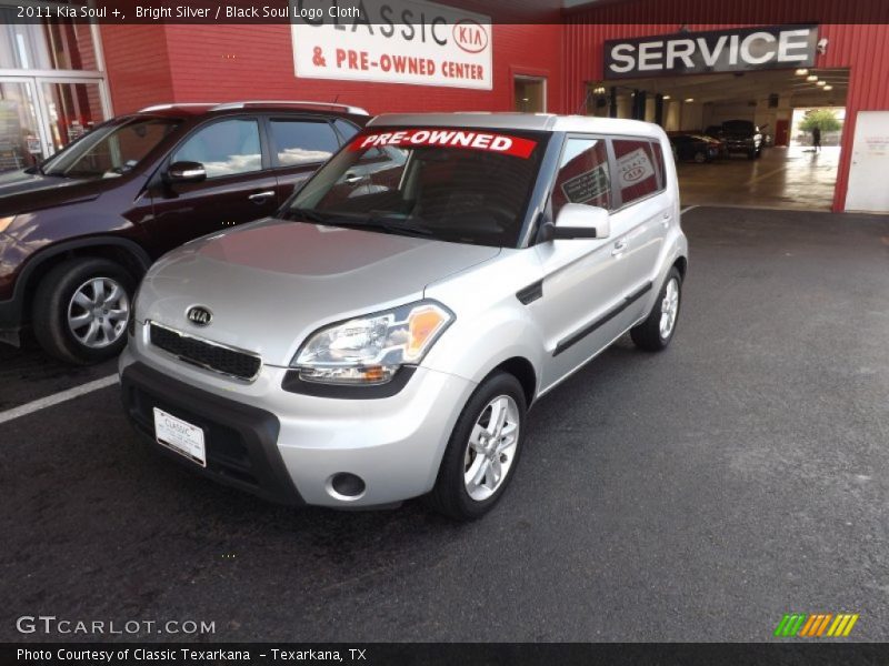 Bright Silver / Black Soul Logo Cloth 2011 Kia Soul +