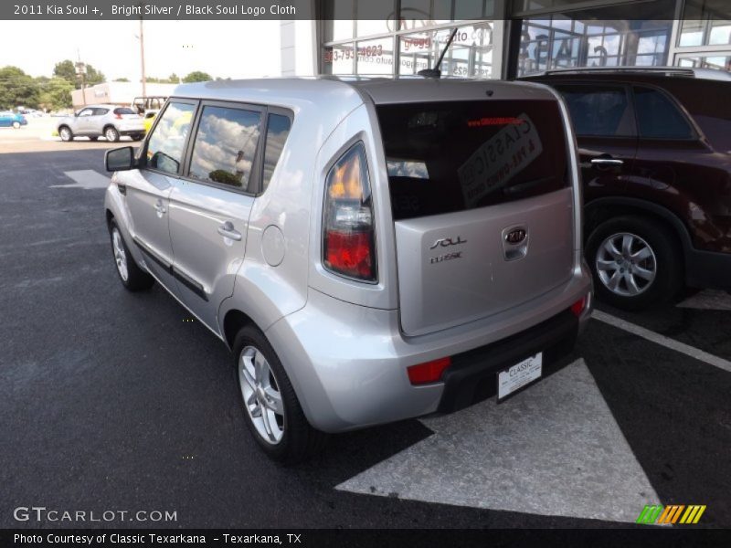 Bright Silver / Black Soul Logo Cloth 2011 Kia Soul +