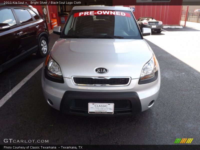 Bright Silver / Black Soul Logo Cloth 2011 Kia Soul +