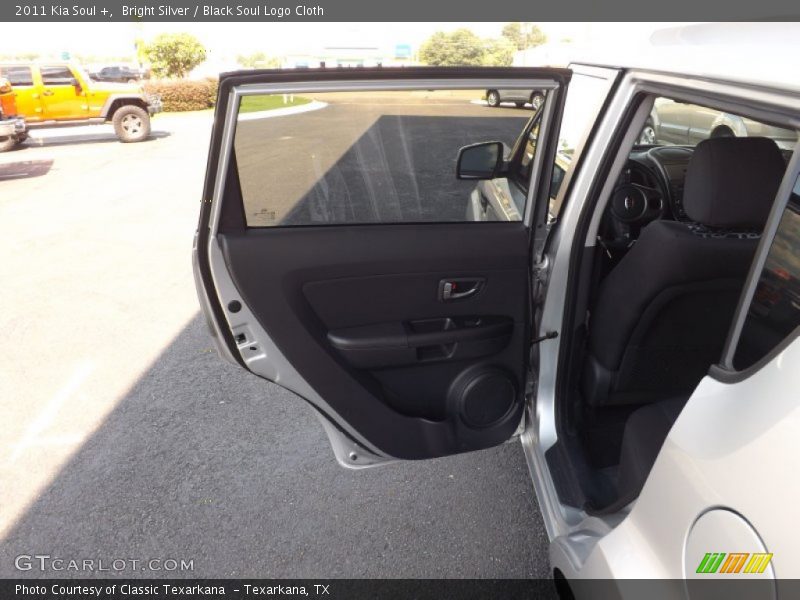 Bright Silver / Black Soul Logo Cloth 2011 Kia Soul +