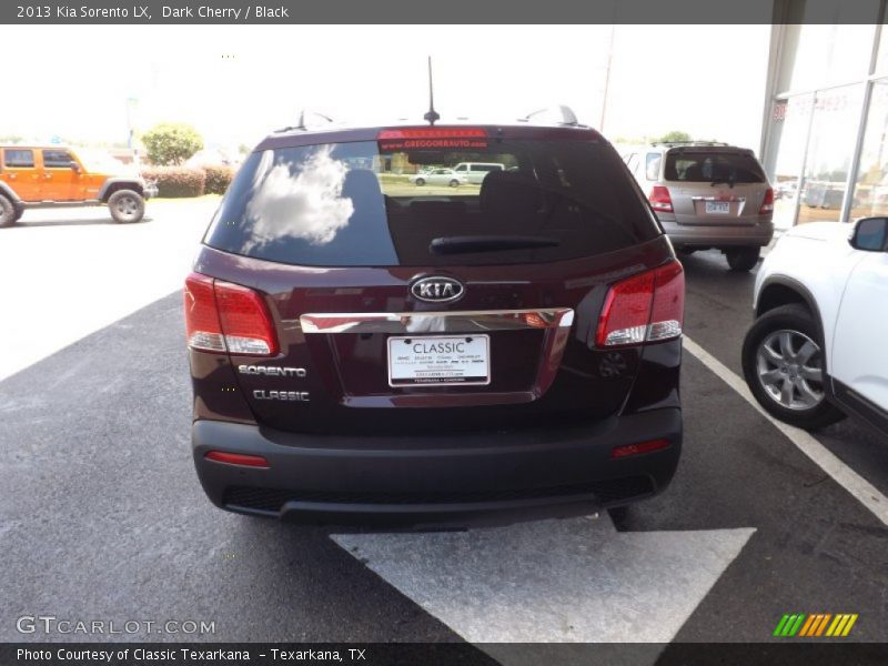 Dark Cherry / Black 2013 Kia Sorento LX