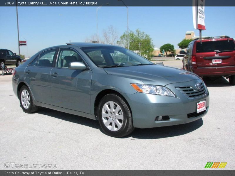Aloe Green Metallic / Bisque 2009 Toyota Camry XLE
