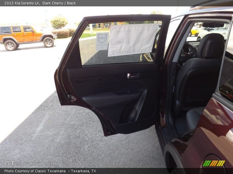 Dark Cherry / Black 2013 Kia Sorento LX