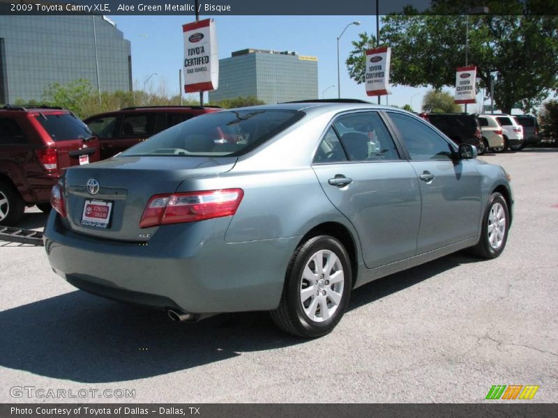 Aloe Green Metallic / Bisque 2009 Toyota Camry XLE