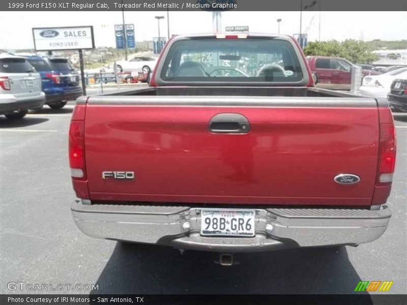 Toreador Red Metallic / Medium Graphite 1999 Ford F150 XLT Regular Cab