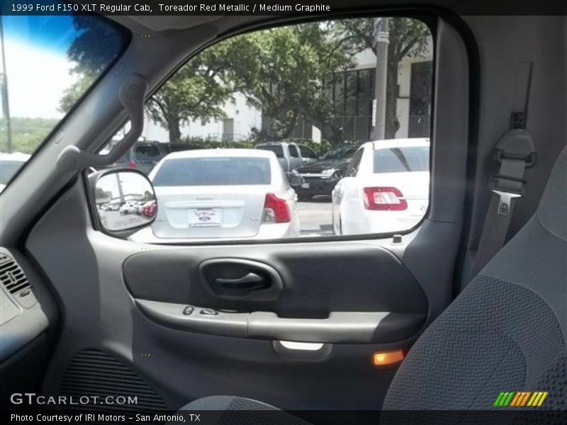 Toreador Red Metallic / Medium Graphite 1999 Ford F150 XLT Regular Cab
