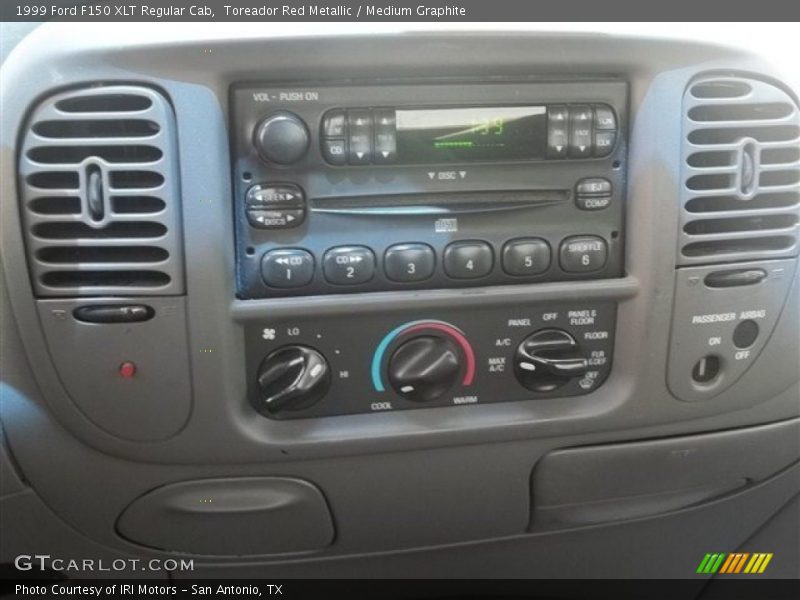 Toreador Red Metallic / Medium Graphite 1999 Ford F150 XLT Regular Cab